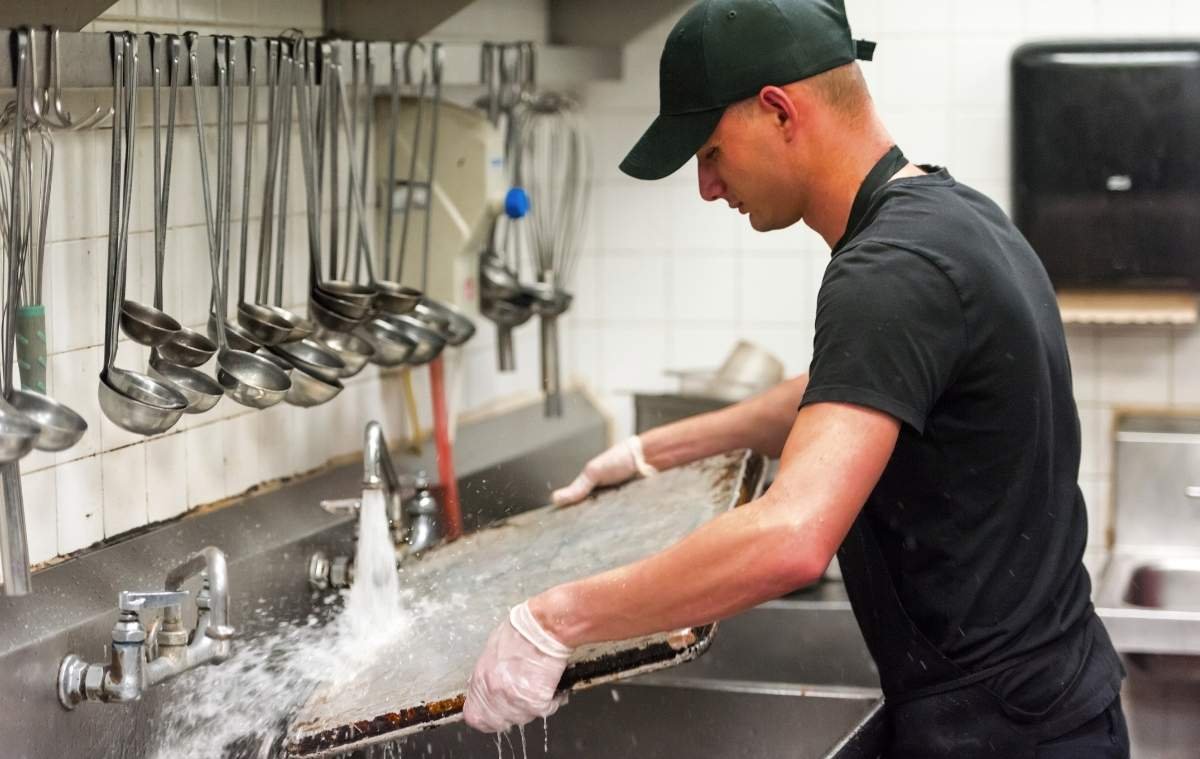 Why Aren’t My Dishes Clean? Dishwasher Troubleshooting